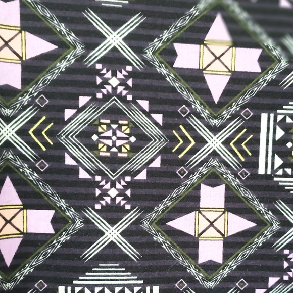 LuLaRoe Tunic Top Black Pink Geometric Print Sz S - Picture 3 of 5